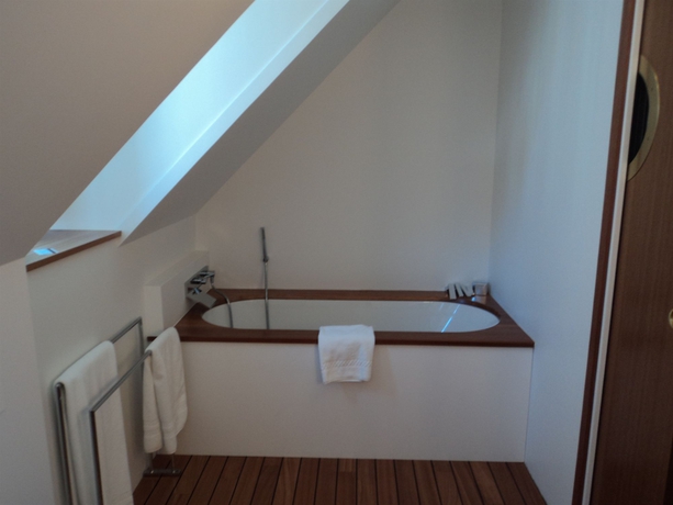 Imagen de la habitación del Hotel L'hôtel De Beaune. Foto 7