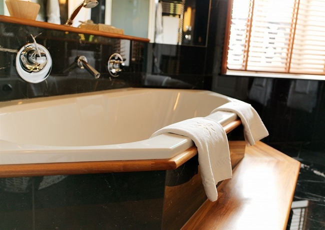 Imagen de la habitación del Hotel L'hôtel De Beaune. Foto 8