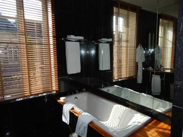 Imagen de la habitación del Hotel L'hôtel De Beaune. Foto 11