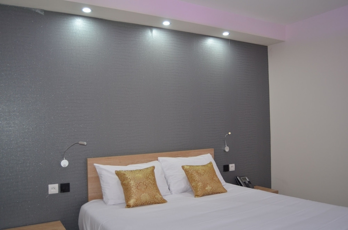 Imagen de la habitación del Hotel L'h&ocirc;tel Du Lac, Casteljaloux. Foto 12