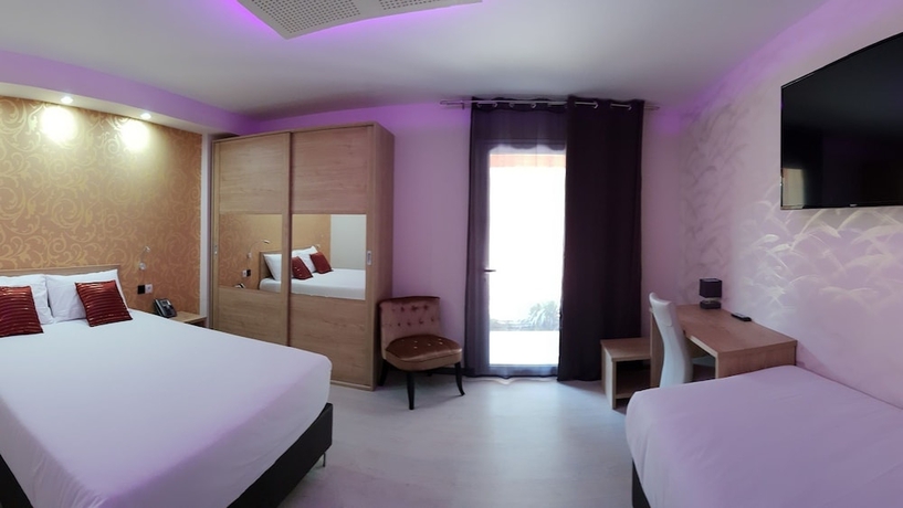 Imagen de la habitación del Hotel L'h&ocirc;tel Du Lac, Casteljaloux. Foto 14