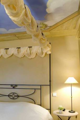 Imagen de la habitación del Hotel L'h&ocirc;tel Europe. Foto 8