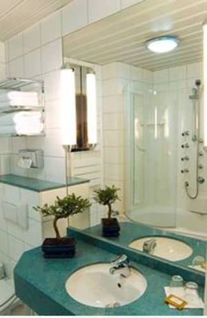 Imagen de la habitación del Hotel L'h&ocirc;tel Europe. Foto 9