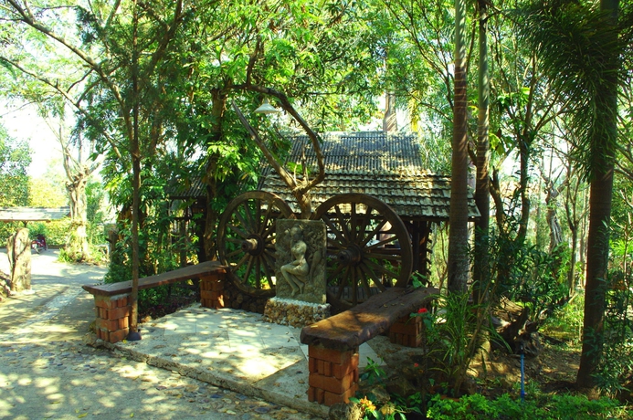 Imagen de los exteriores del Hotel Lhongkhao Resort. Foto 9