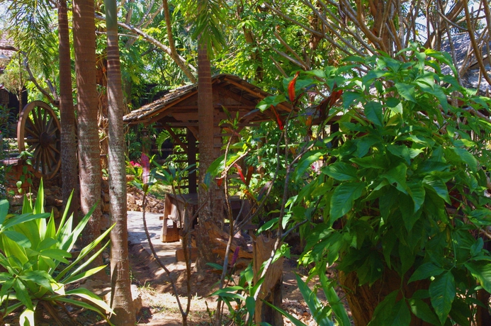 Imagen de los exteriores del Hotel Lhongkhao Resort. Foto 10