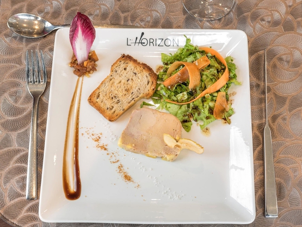 Imagen del bar/restaurante del Hotel L'horizon. Foto 11