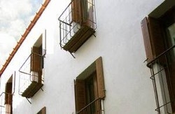 Imagen de la habitación del Hotel L'hostalet De Cadaques. Foto 11