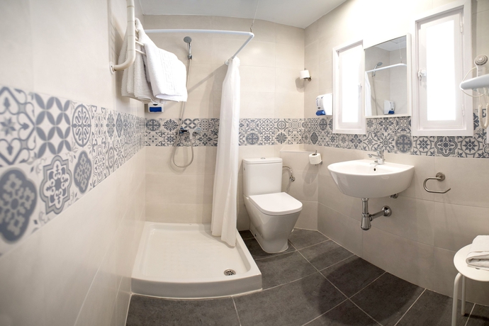 Imagen de la habitación del Hotel L'hostalet De Tossa. Foto 14