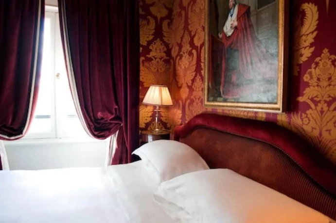 Imagen de la habitación del Hotel L'hotel, París. Foto 5