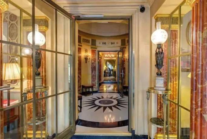 Imagen de los interiores del Hotel L'hotel, París. Foto 19