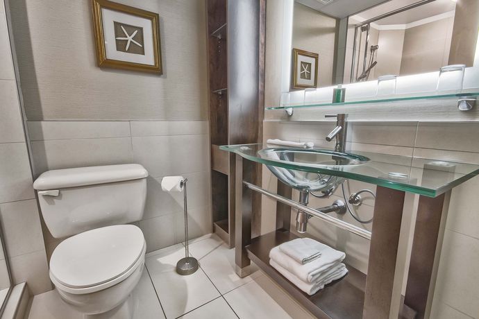 Imagen de la habitación del Hotel Lhotelquébec. Foto 11