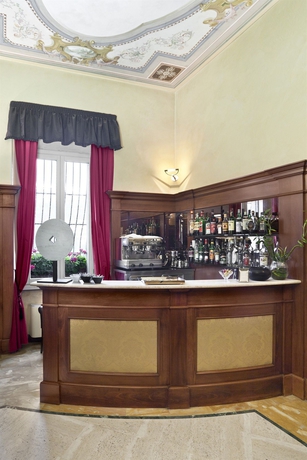 Imagen del bar/restaurante del Hotel Lhp River and Spa. Foto 1