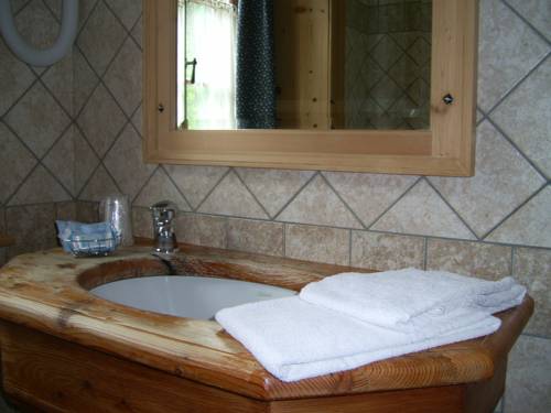 Imagen de la habitación del Hotel Li Arnoga. Foto 5