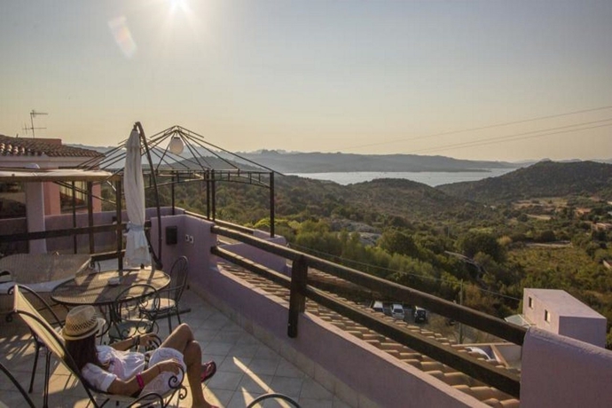 Imagen general del Hotel Li Graniti. Foto 5