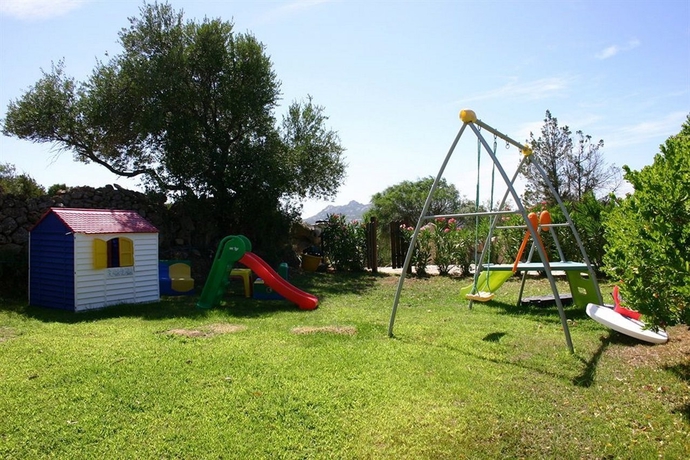 Imagen general del Hotel Li Graniti. Foto 12