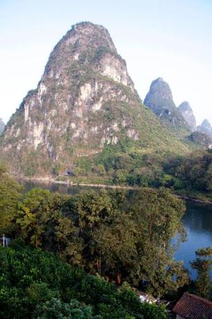 Imagen de los exteriores del Hotel Li River Resort. Foto 11