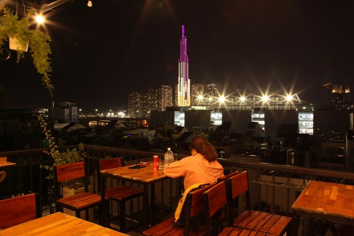 Imagen del bar/restaurante del Hotel LiLiHomes Thao Dien. Foto 22