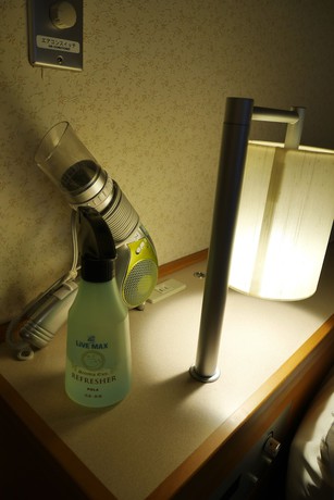 Imagen de la habitación del Hotel LiVEMAX BUDGET Yokohama Kannai. Foto 4