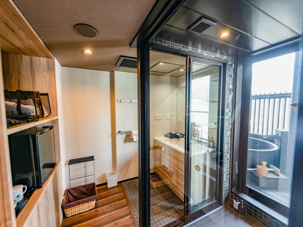 Imagen de la habitación del Hotel LiVEMAX RESORT ATAMI SEA FRONT. Foto 5