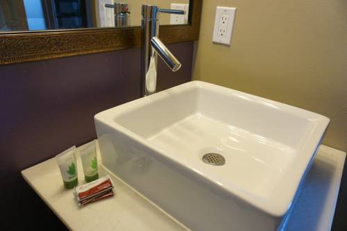 Imagen de la habitación del Hotel Lia, Redwood City. Foto 5