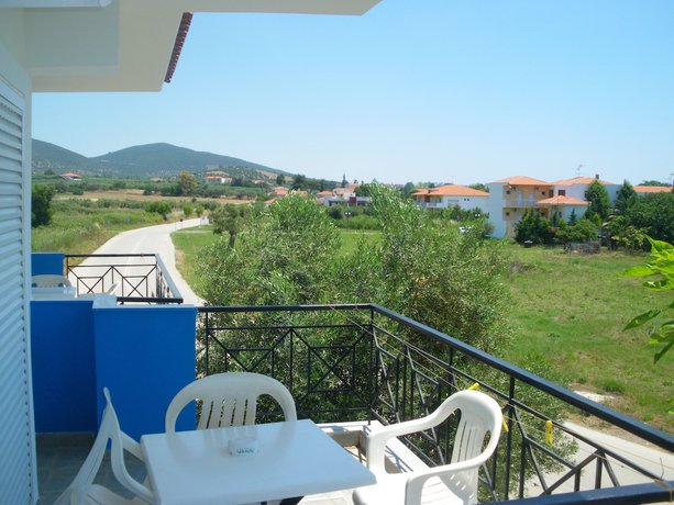 Imagen de los exteriores del Hotel Liakada. Foto 11