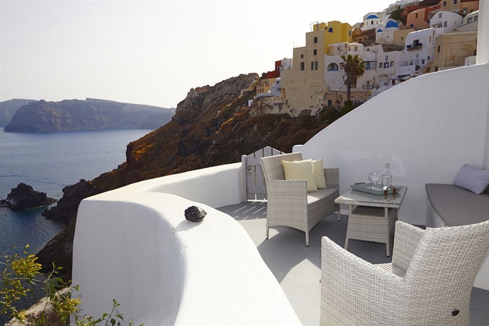 Imagen de los exteriores del Hotel Liakada Oia Suites. Foto 11