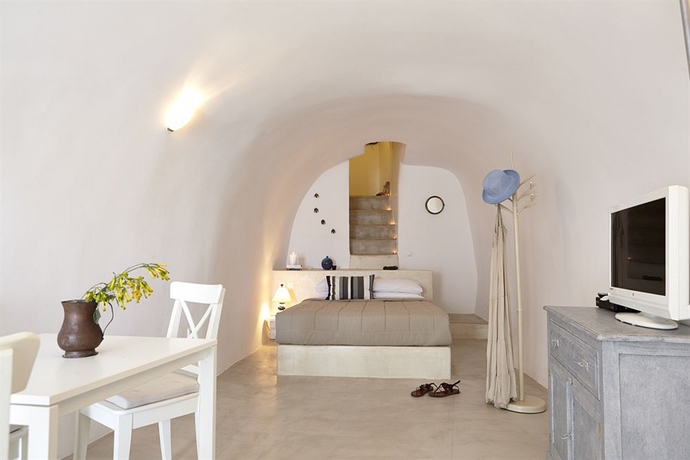 Imagen de la habitación del Hotel Liakada Oia Suites. Foto 4