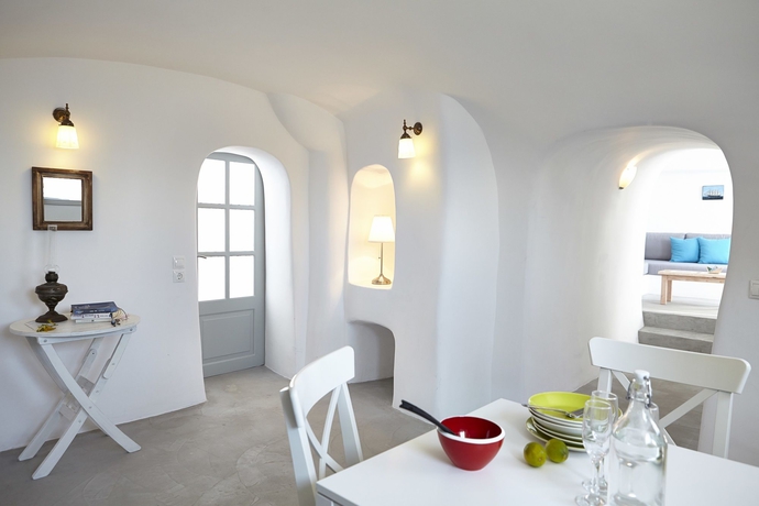 Imagen de la habitación del Hotel Liakada Oia Suites. Foto 5