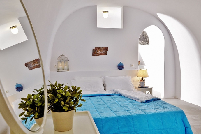 Imagen de la habitación del Hotel Liakada Oia Suites. Foto 8