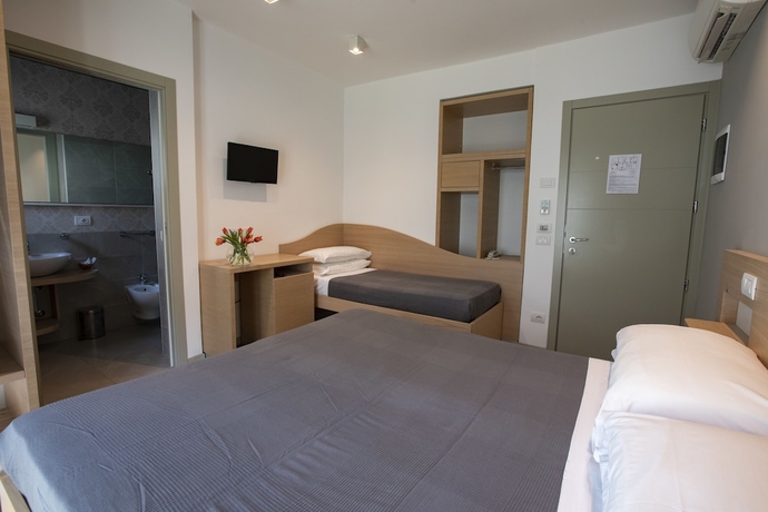 Imagen de la habitación del Hotel Liane. Foto 7