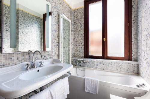 Imagen de la habitación del Hotel Liassidi Palace. Foto 10