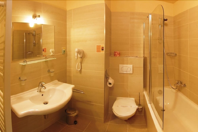 Imagen de la habitación del Hotel Liberec. Foto 16