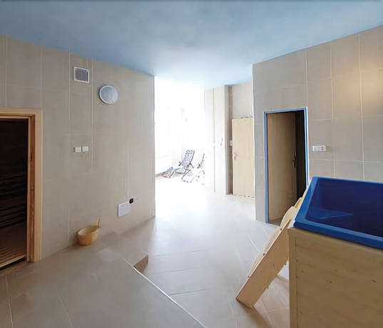 Imagen de la piscina del Hotel Liberec. Foto 17