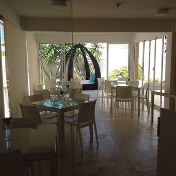 Imagen del bar/restaurante del Hotel Libert. Foto 3