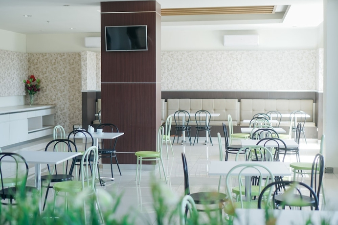 Imagen del bar/restaurante del Hotel Liberta Grand Sayang Makassar. Foto 3