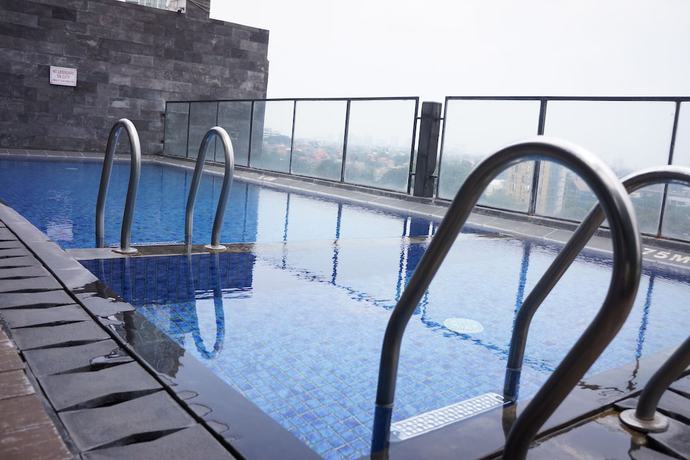 Imagen de la piscina del Hotel Liberta Kemang. Foto 10