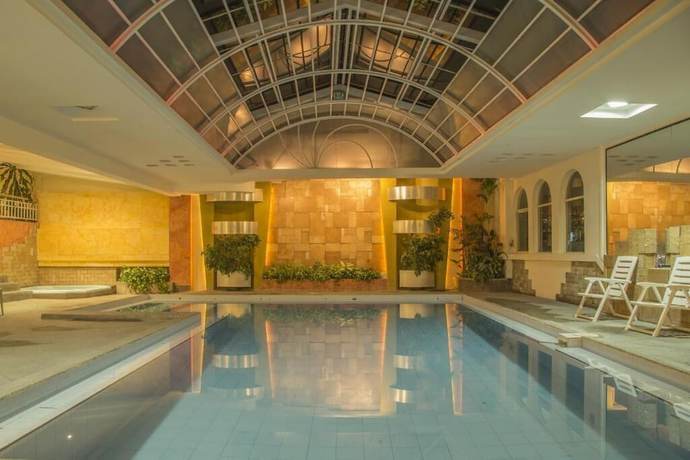 Imagen de la piscina del Hotel Libertador, Loja. Foto 18