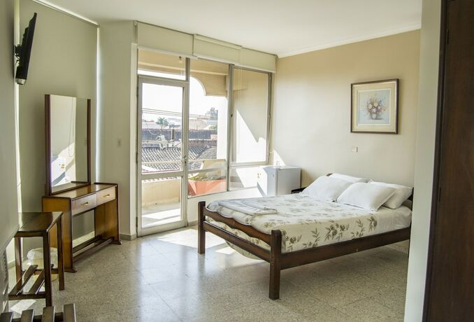 Imagen de la habitación del Hotel Libertador Simon Bolivar. Foto 14