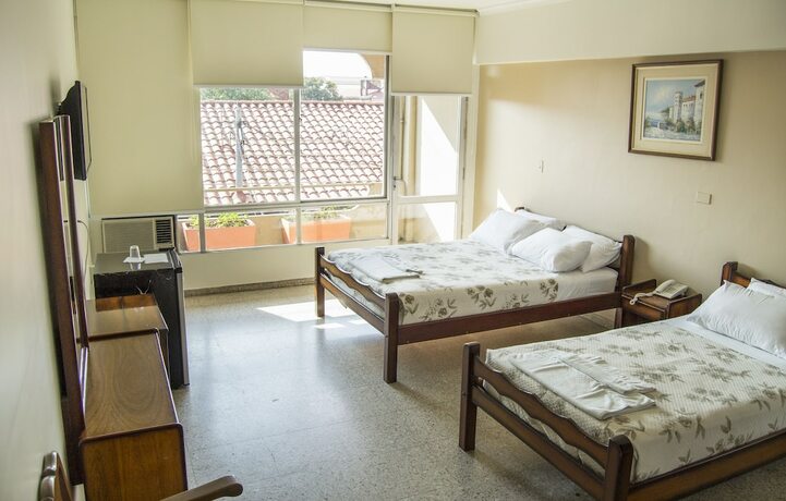 Imagen de la habitación del Hotel Libertador Simon Bolivar. Foto 17