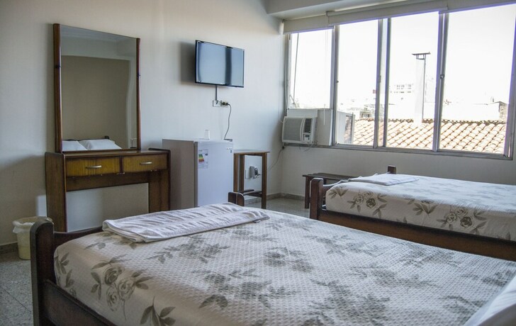 Imagen de la habitación del Hotel Libertador Simon Bolivar. Foto 21