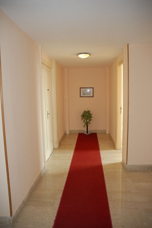 Imagen de los interiores del Hotel Libert&agrave;. Foto 14