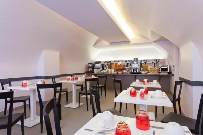 Imagen del bar/restaurante del Hotel Libertel Gare Du Nord Suede. Foto 2