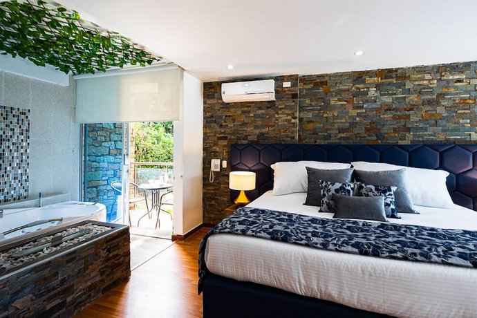 Imagen de la habitación del Hotel Libertgs. Foto 13