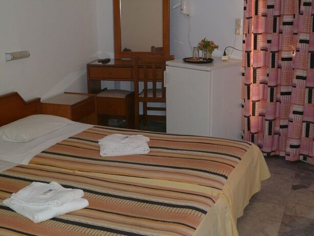 Imagen general del Hotel Liberty 2, Aegina. Foto 10