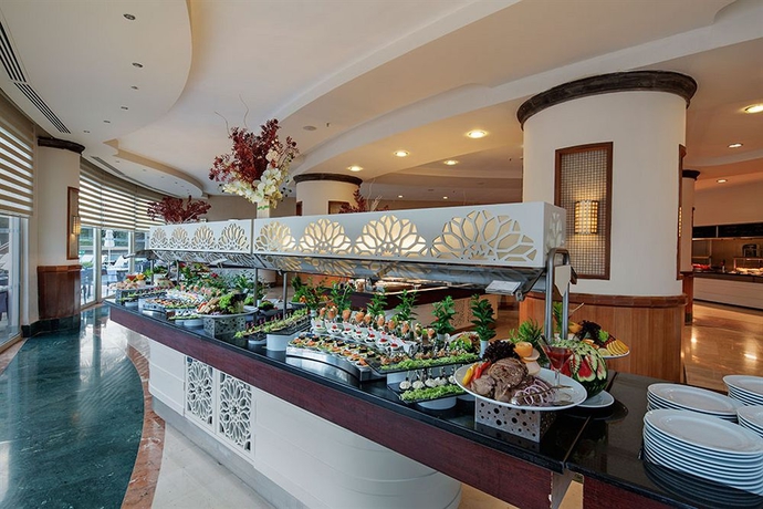 Imagen del bar/restaurante del Hotel Liberty Hotels Lara - All Inclusive. Foto 5