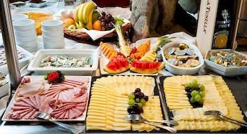 Imagen del bar/restaurante del Hotel Liberty, Novalja. Foto 3