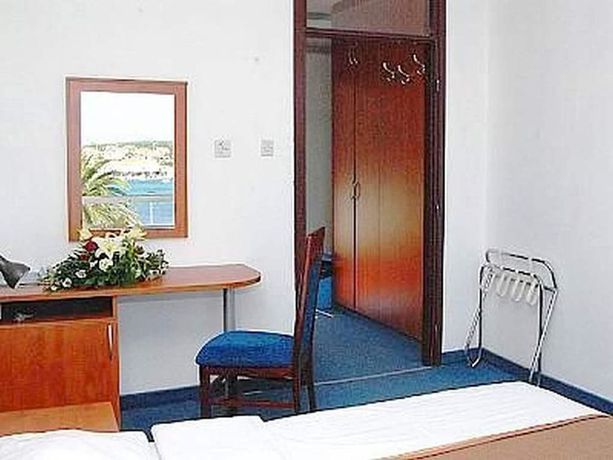 Imagen del bar/restaurante del Hotel Liberty, Novalja. Foto 5