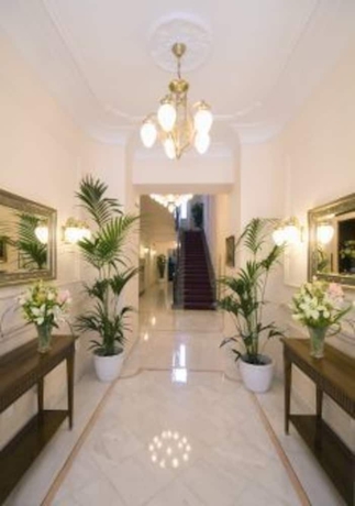 Imagen de los interiores del Hotel Liberty, Praga. Foto 17