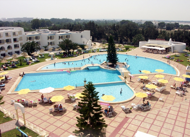 Imagen de la piscina del Hotel Liberty Resort. Foto 10