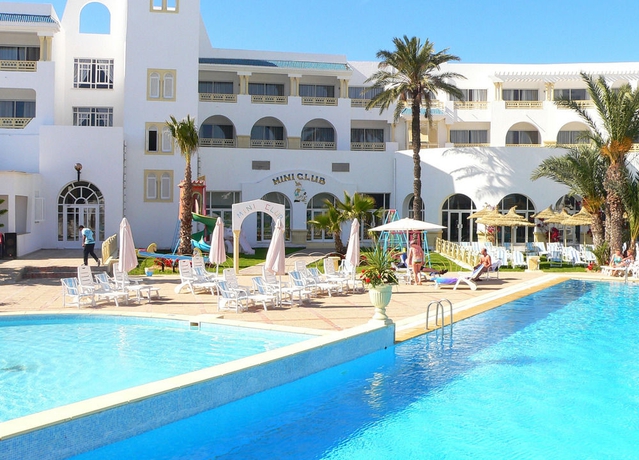 Imagen de la piscina del Hotel Liberty Resort. Foto 16